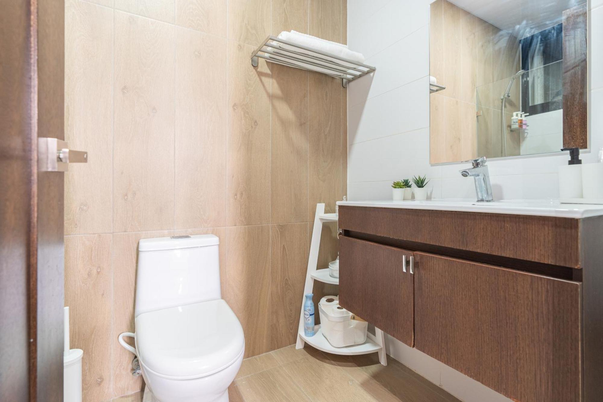 Modern Luxury Condo With Rooftop Pool & Gym Сантьяго-де-лос-Кабальерос Экстерьер фото