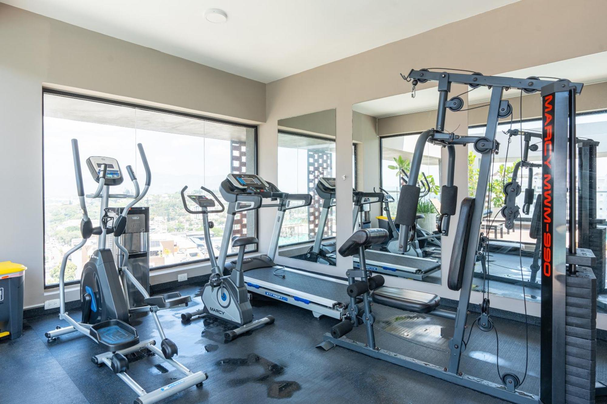 Modern Luxury Condo With Rooftop Pool & Gym Сантьяго-де-лос-Кабальерос Экстерьер фото